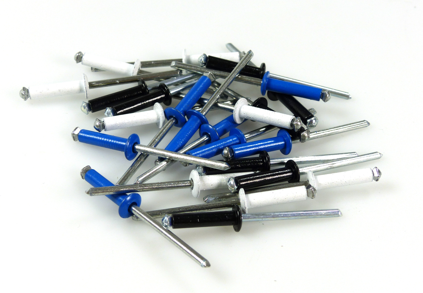 PRECISION-STEEL 24 rivets alu ø4,2mm. assortiment blanc-noir-bleu
